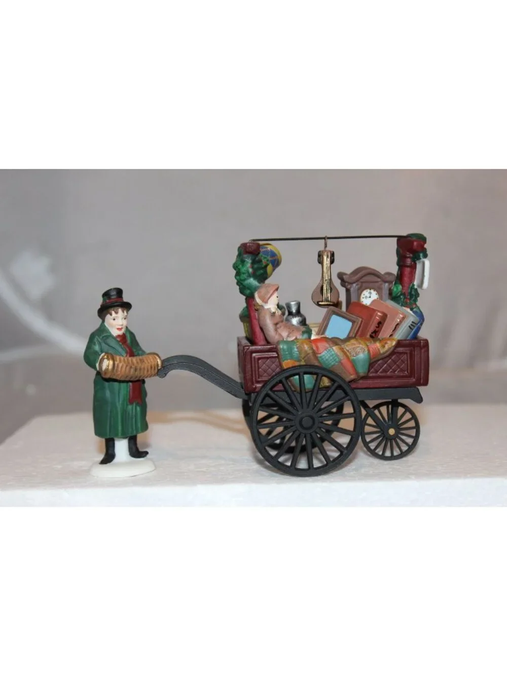 Dept 56 Dickens Village - Chelsea Market Curiosities Monger & Cart